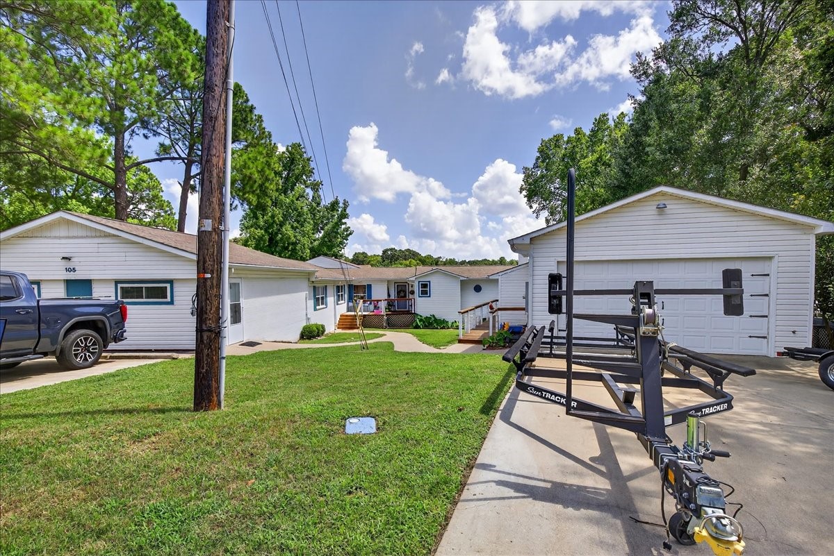105 Bluewater Circle Mabank TX 75156