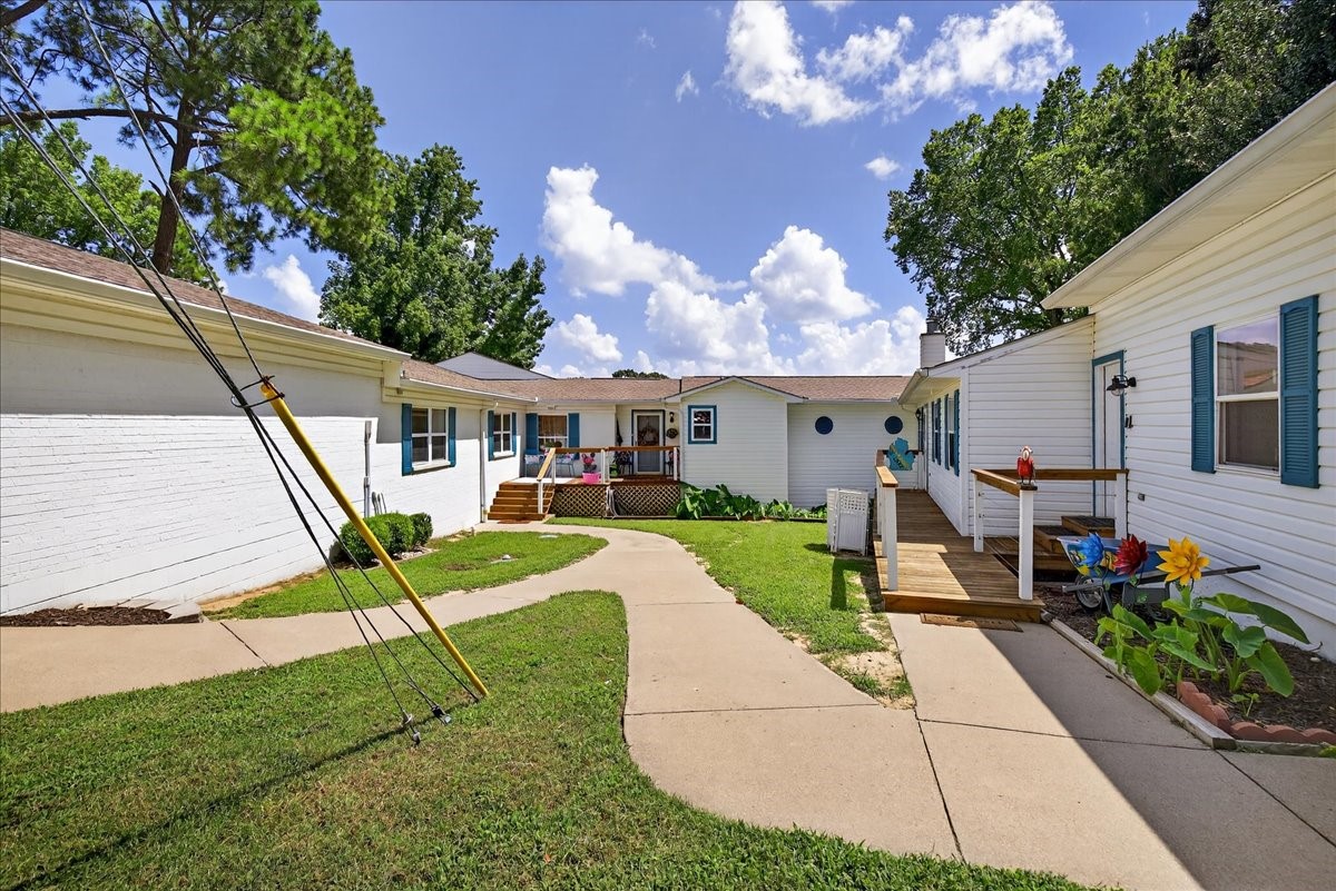 105 Bluewater Circle Mabank TX 75156