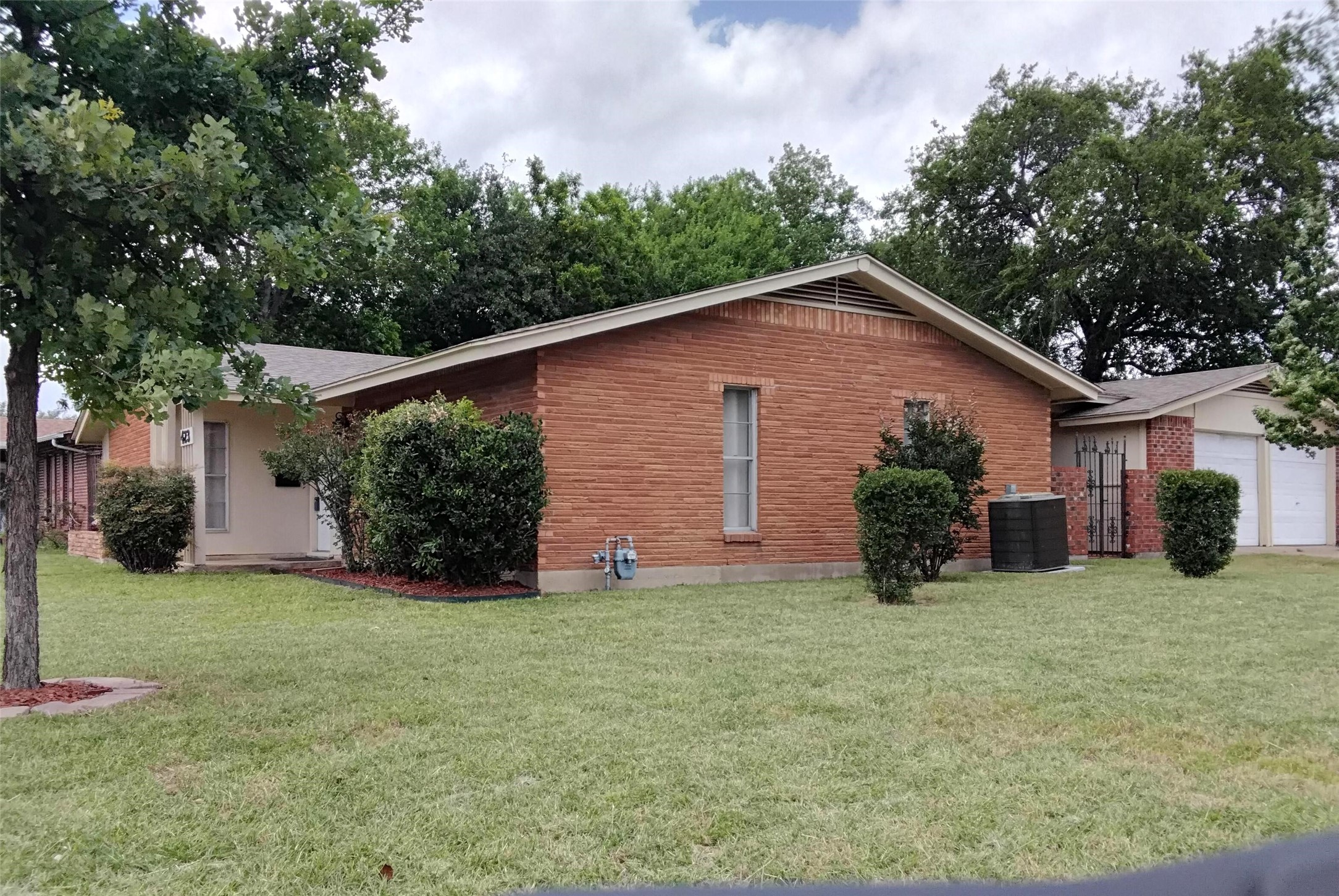 423 Columbia Circle Irving TX 75062