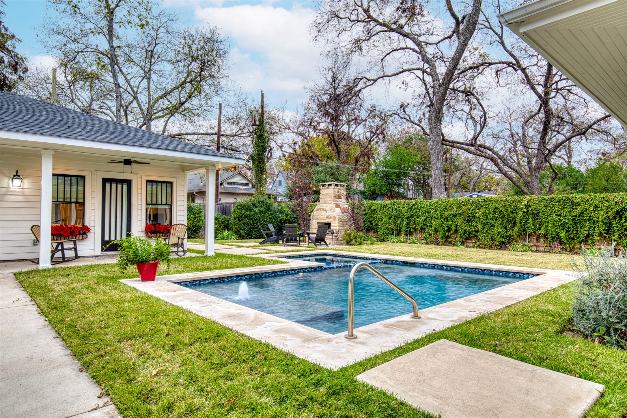 211 N Rosemont Avenue Dallas TX 75208