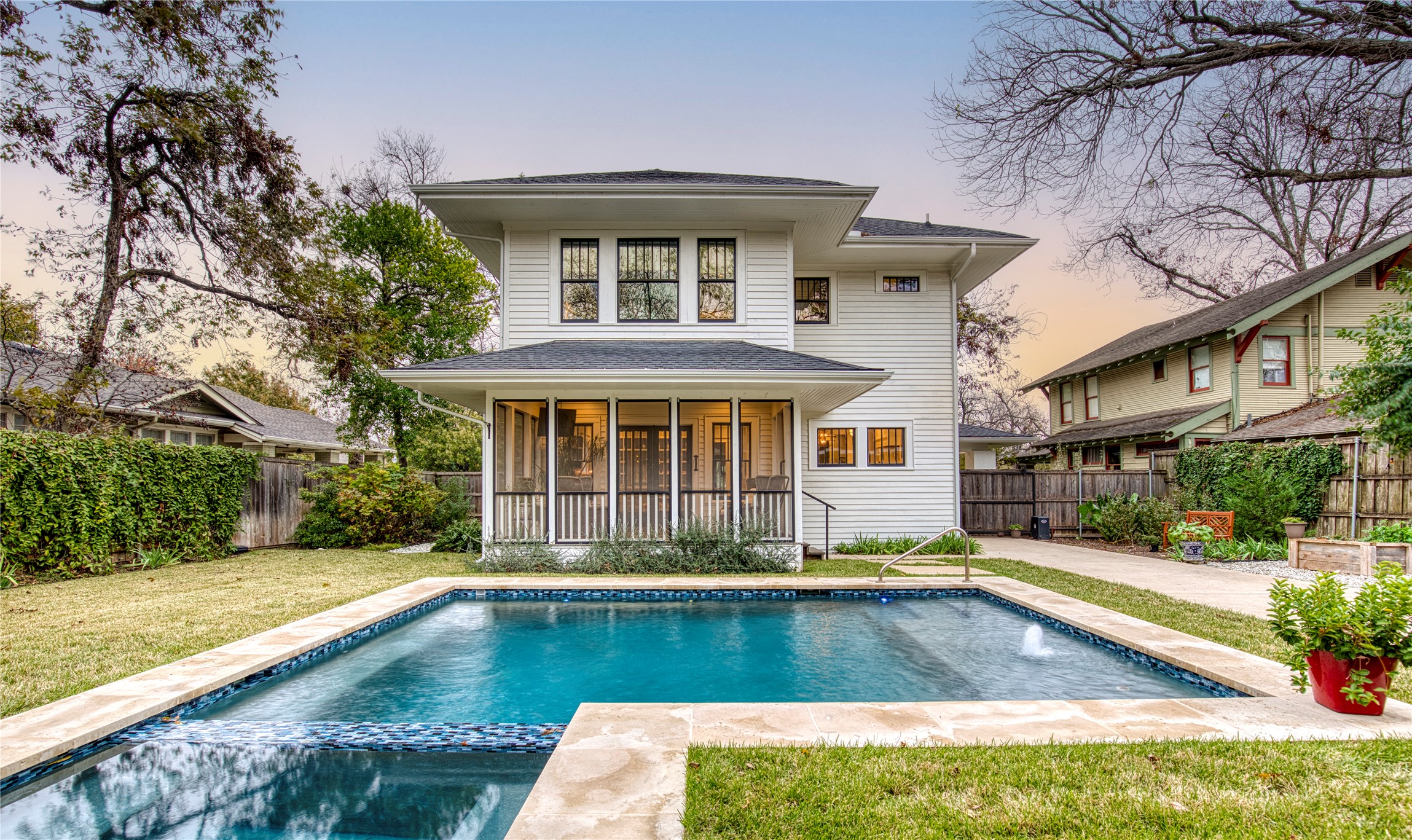 211 N Rosemont Avenue Dallas TX 75208