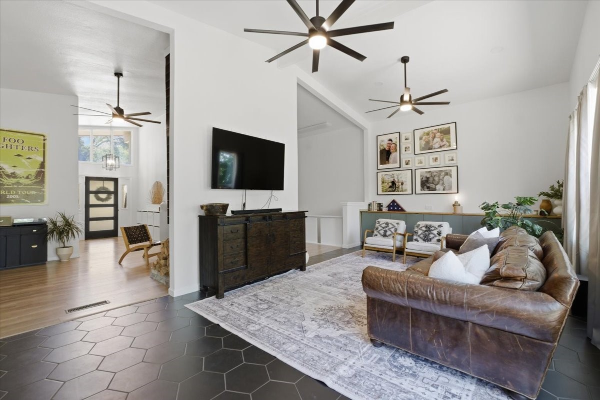 1905 Dakar Road E Fort Worth TX 76116