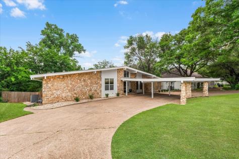 1905 Dakar Road E Fort Worth TX 76116
