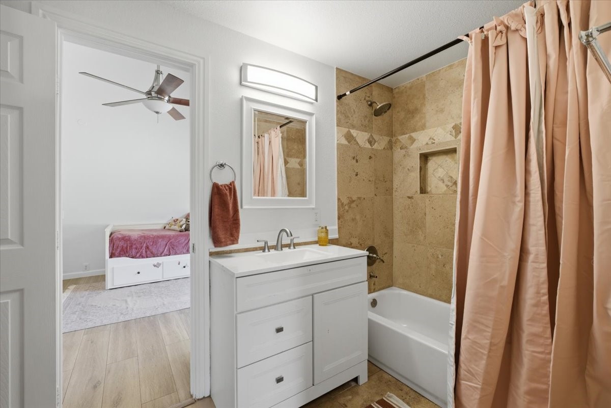 1905 Dakar Road E Fort Worth TX 76116