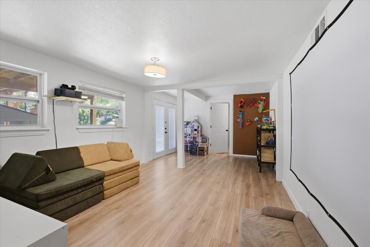 1905 Dakar Road E Fort Worth TX 76116