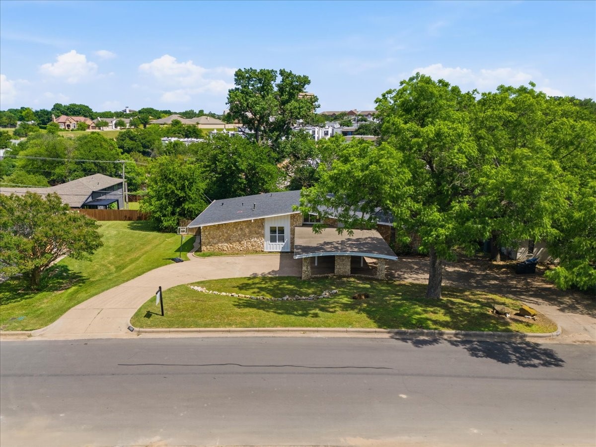 1905 Dakar Road E Fort Worth TX 76116