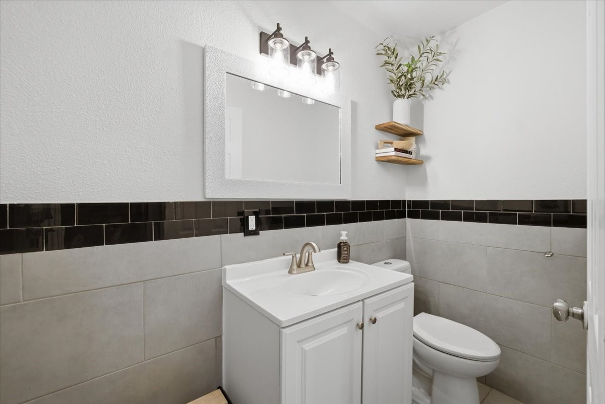 1905 Dakar Road E Fort Worth TX 76116