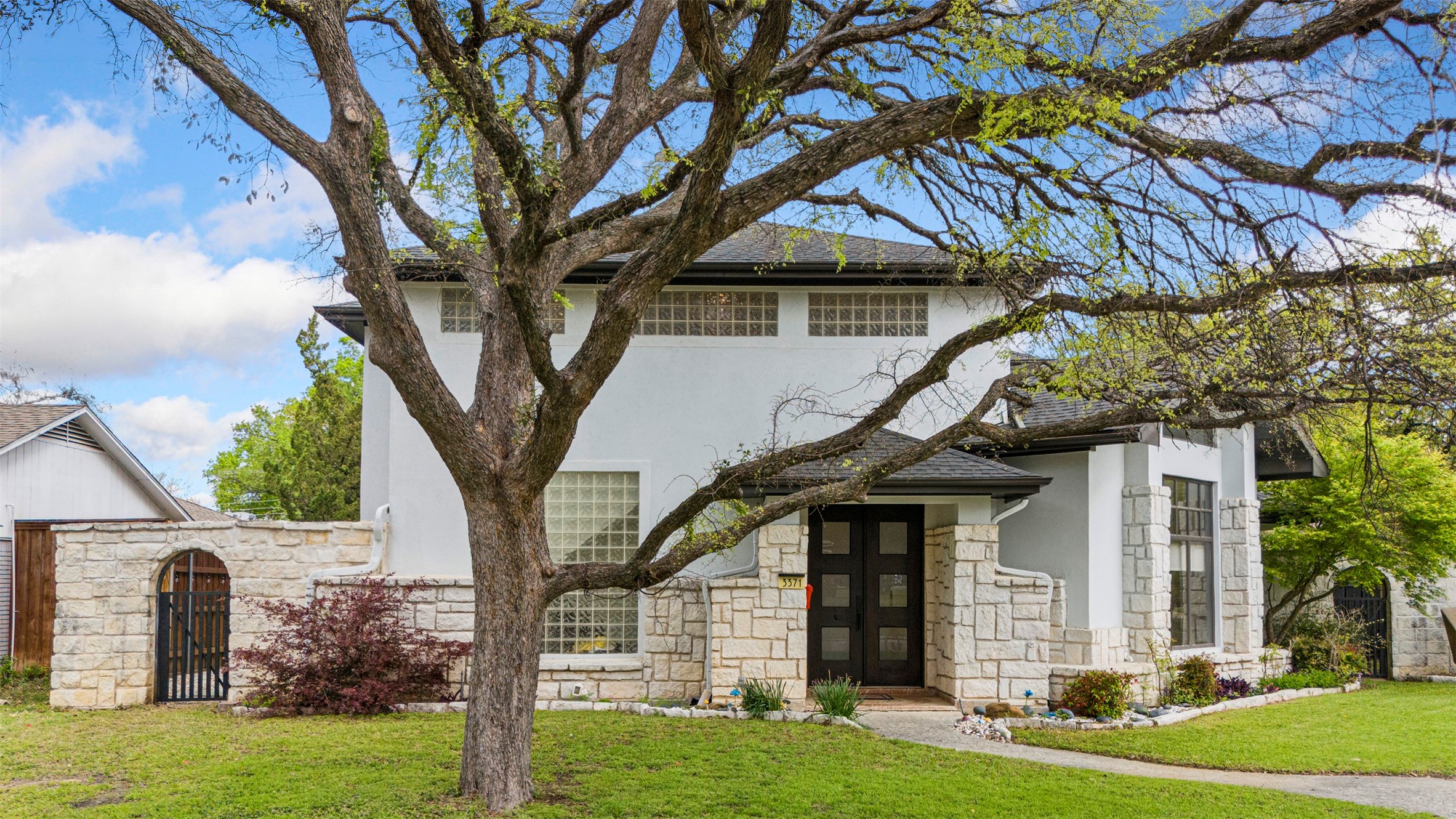 3371 Regent Drive Dallas TX 75229