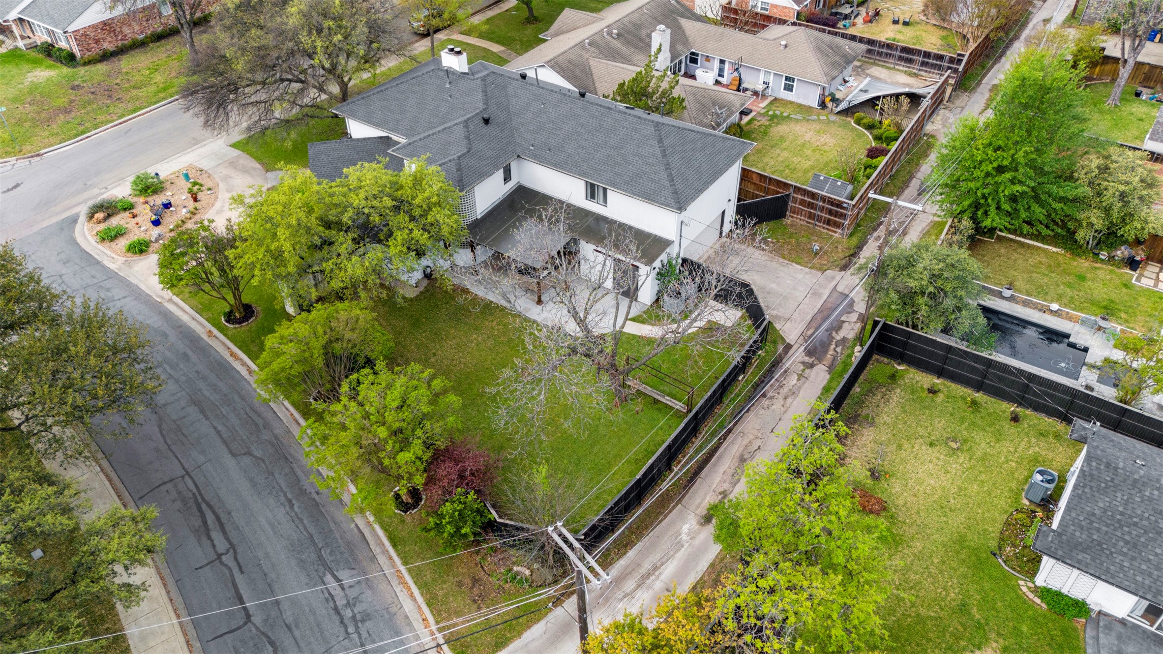 3371 Regent Drive Dallas TX 75229