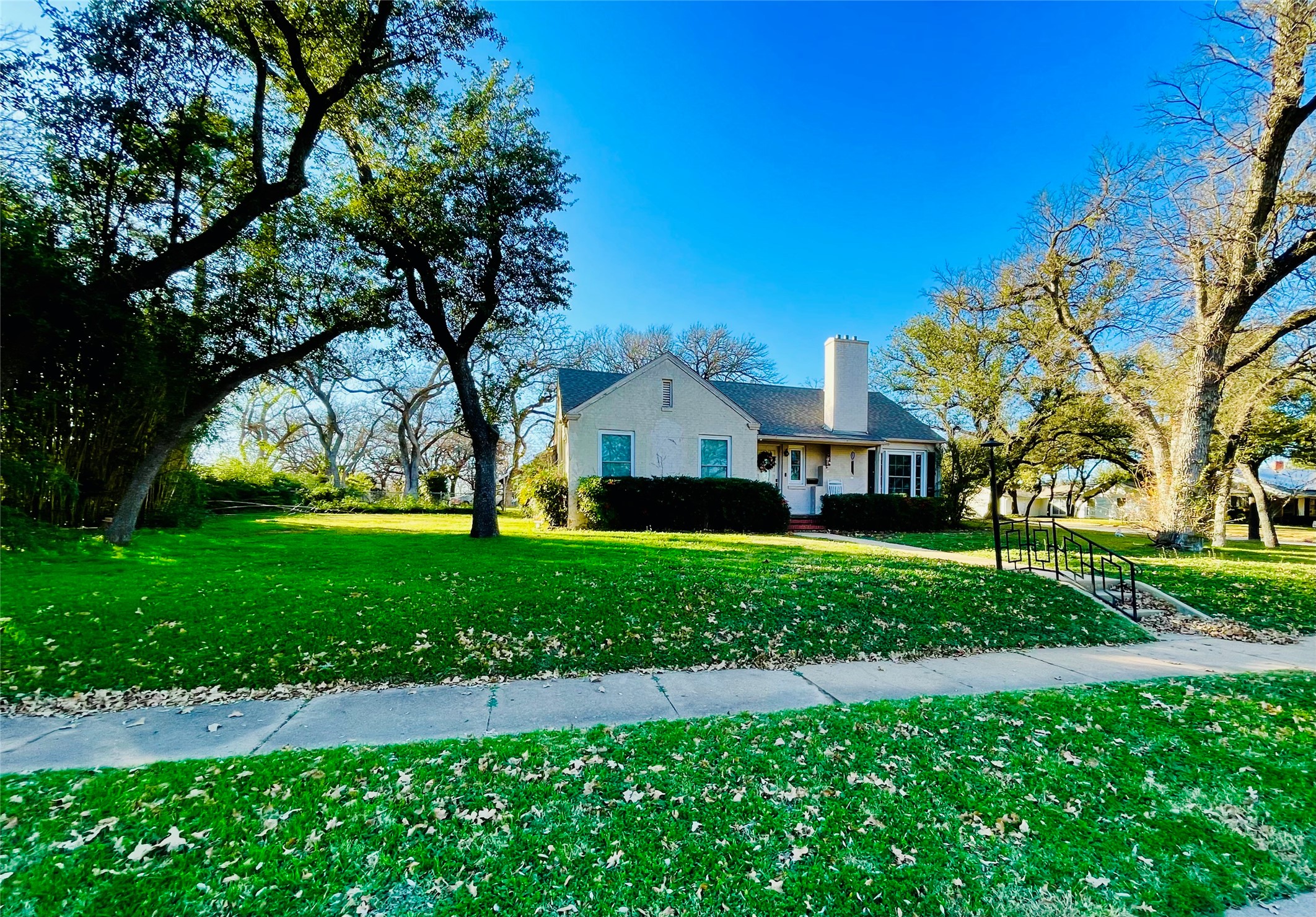 401 S Hillcrest Avenue Eastland TX 76448