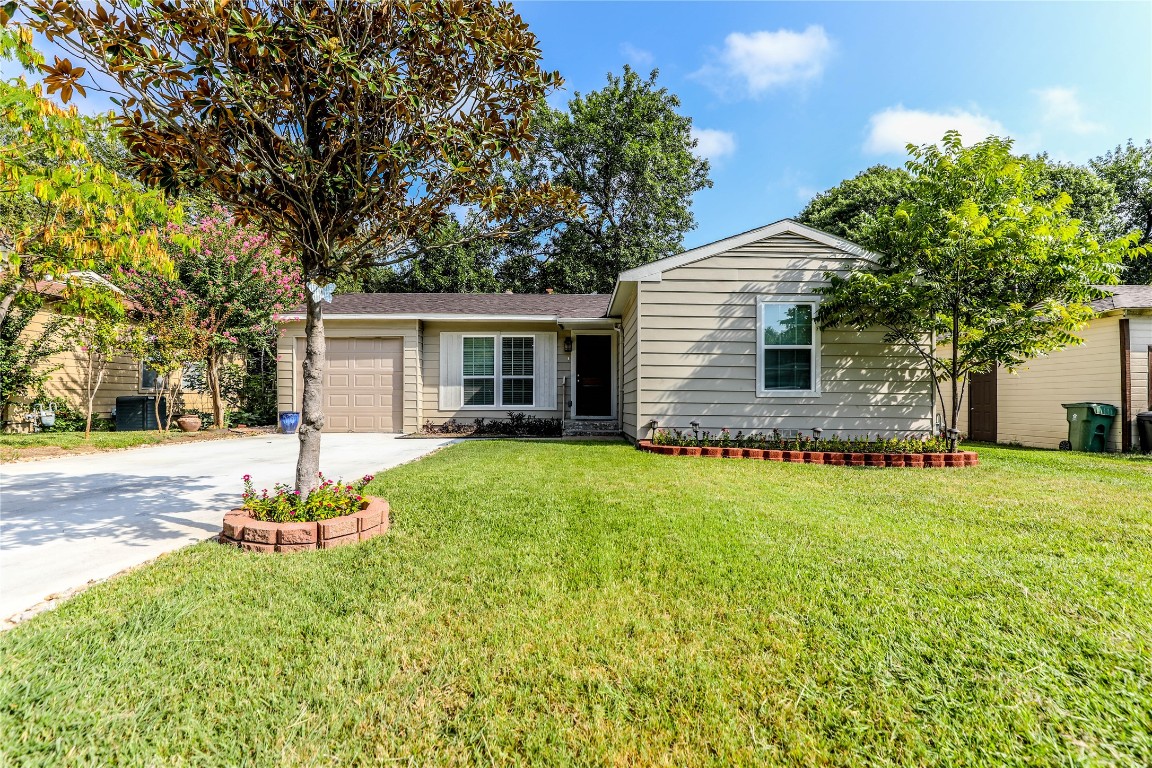 1811 Herschel Street Arlington TX 76010
