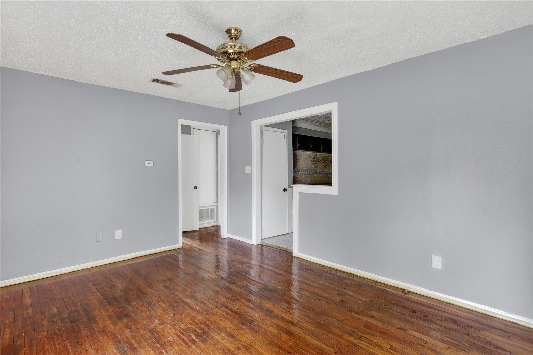 8752 Woodcastle Drive Dallas TX 75217