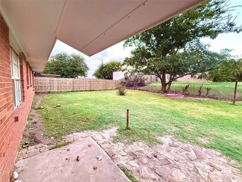 200 Arden Street Bowie TX 76230