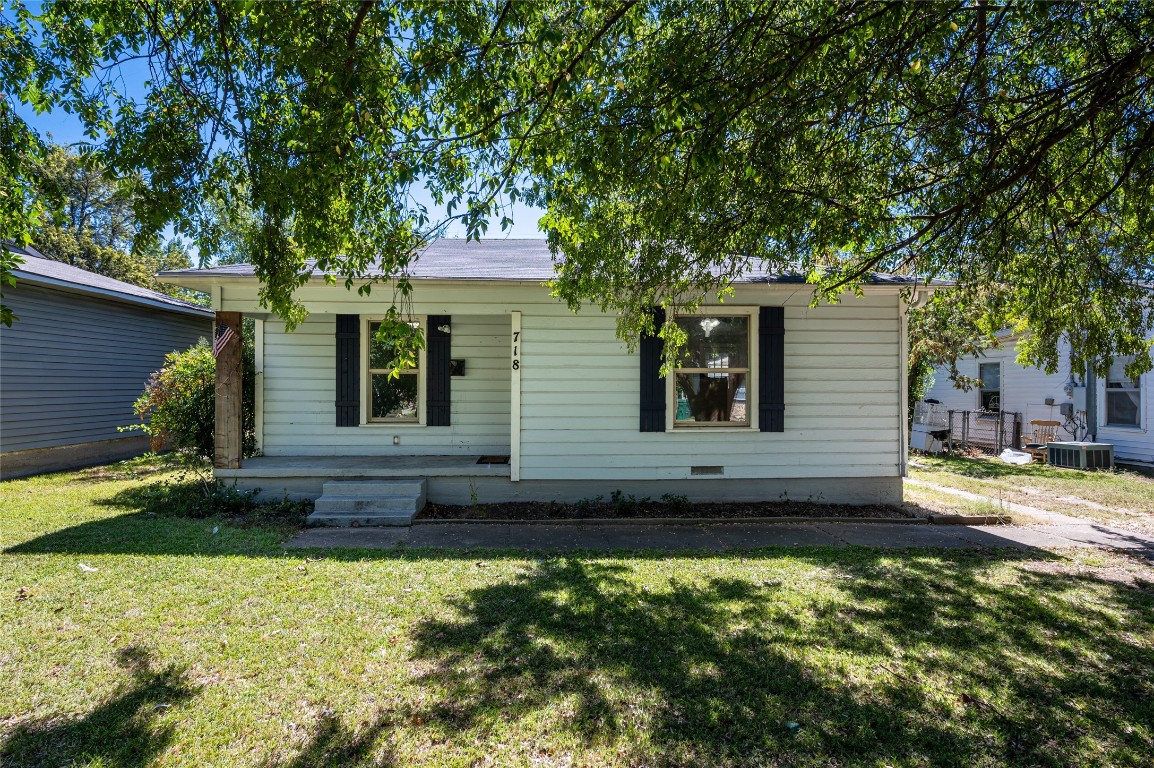 718 E Summit Street Sherman TX 75090