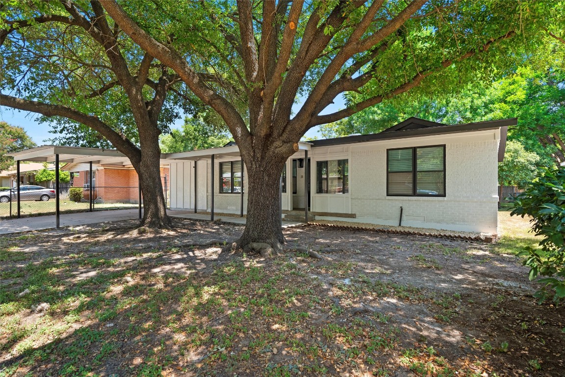 1822 Las Cruces Lane Dallas TX 75217