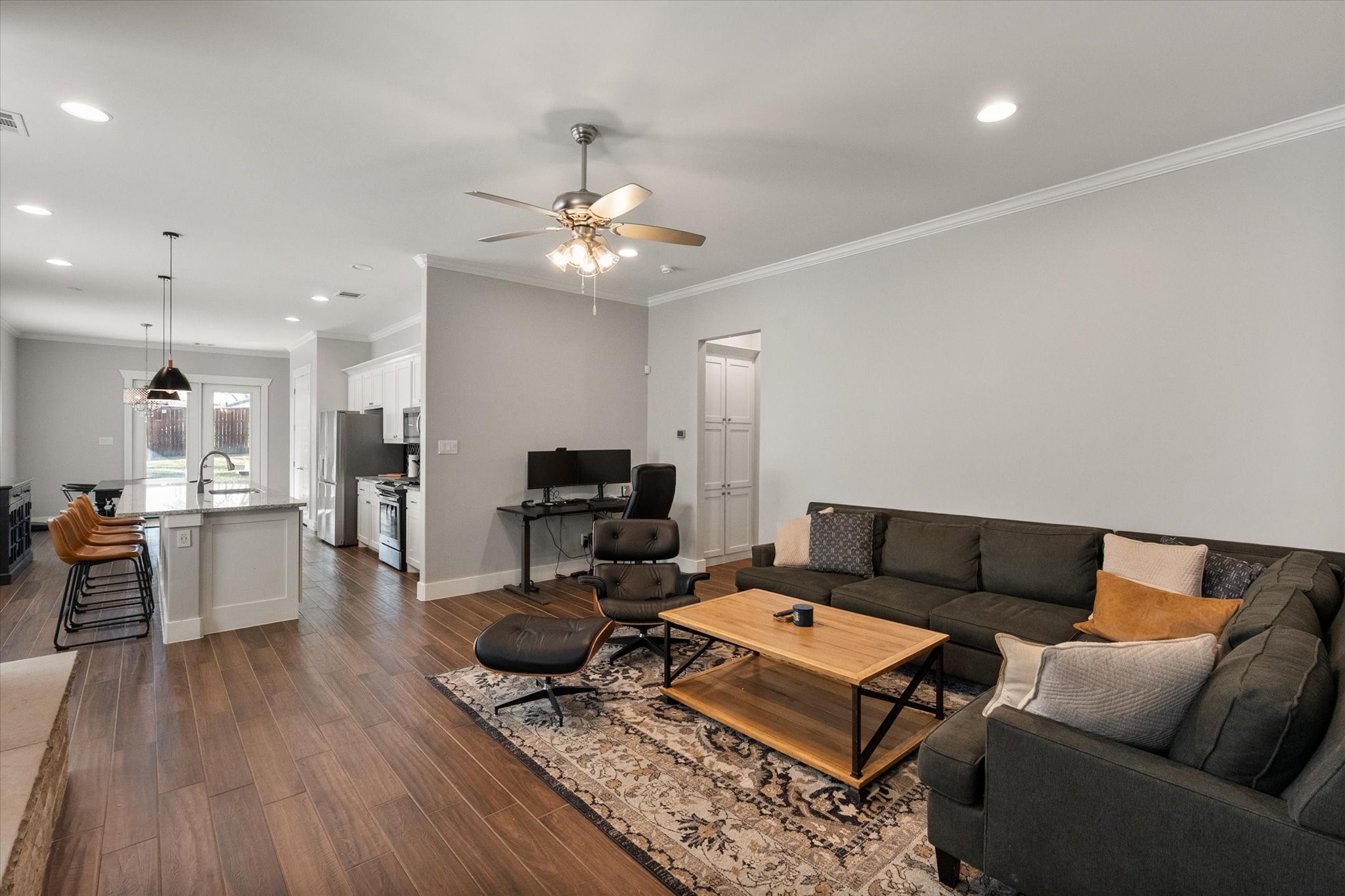 209 W Dallas Street Mansfield TX 76063