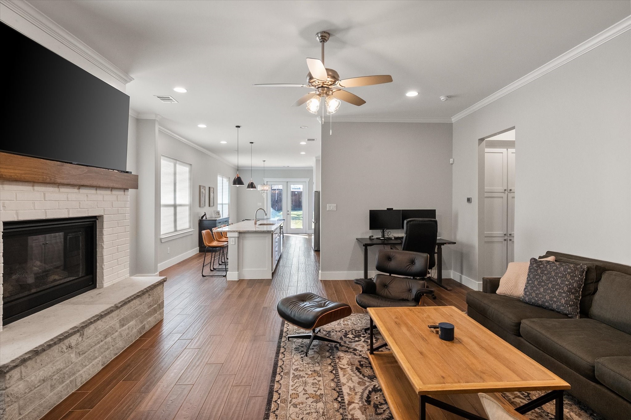 209 W Dallas Street Mansfield TX 76063