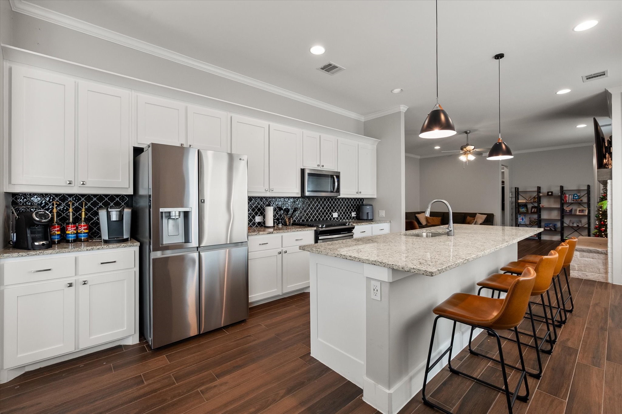 209 W Dallas Street Mansfield TX 76063