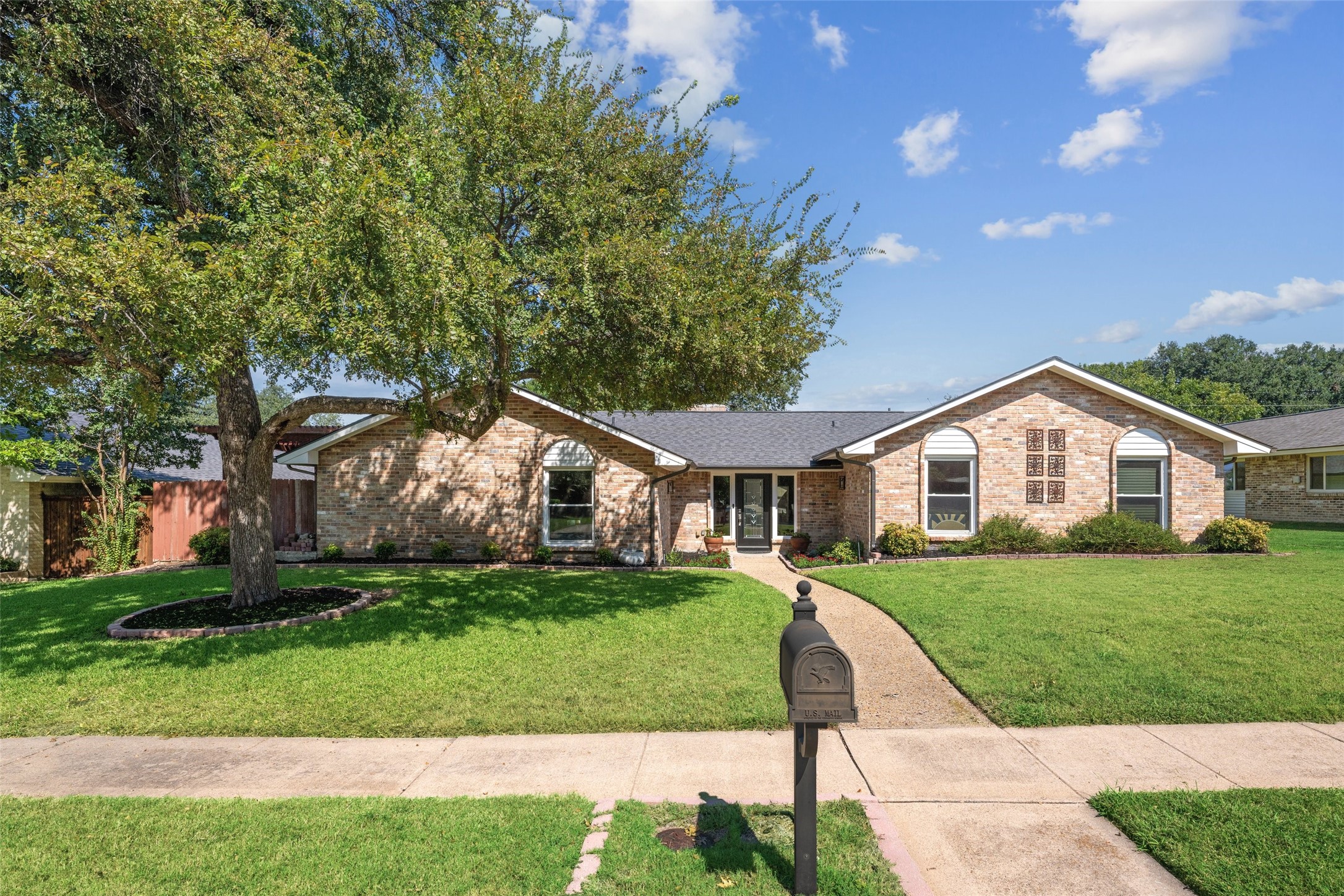 6661 Hillwood Lane Dallas TX 75248