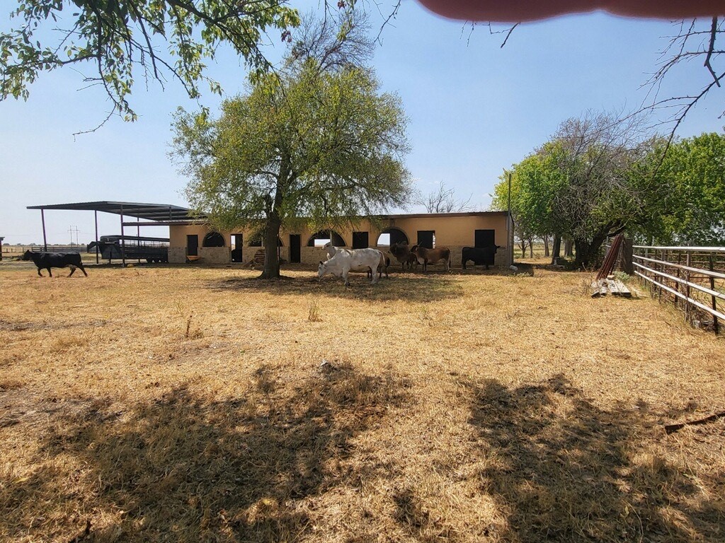 2532 S Highway 171 Cleburne TX 76031
