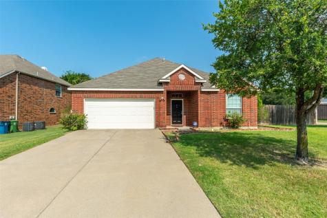 1724 Cliffrose Lane Lewisville TX 75067