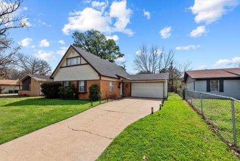 1206 Woodbrook Street Arlington TX 76011