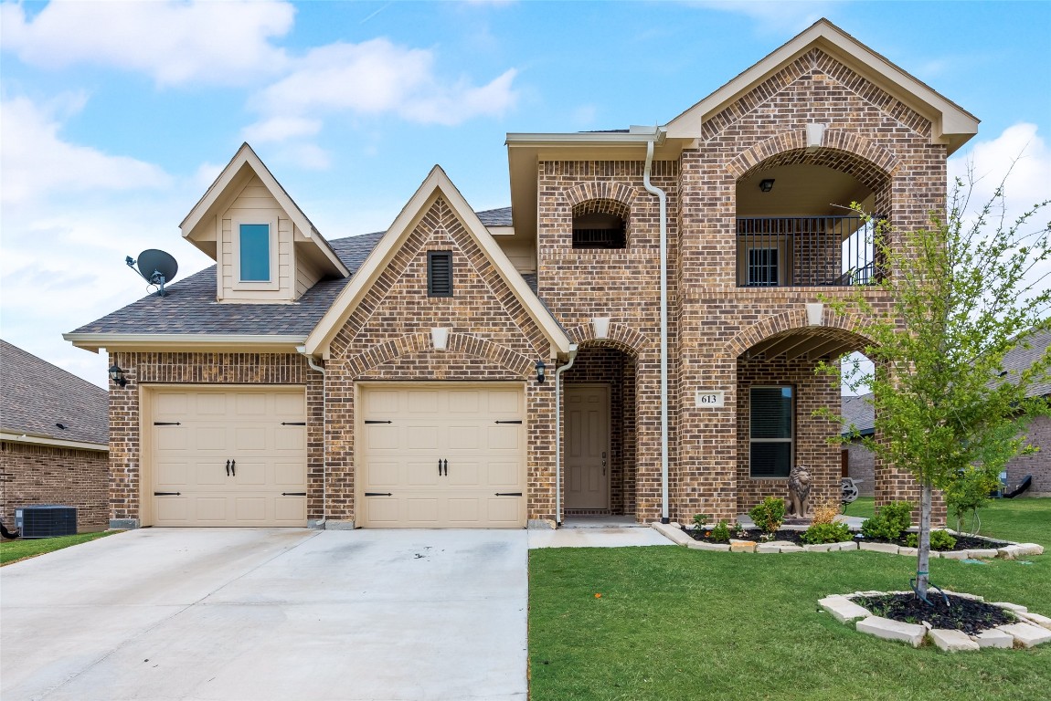 613 Bayonet Drive Fort Worth TX 76108
