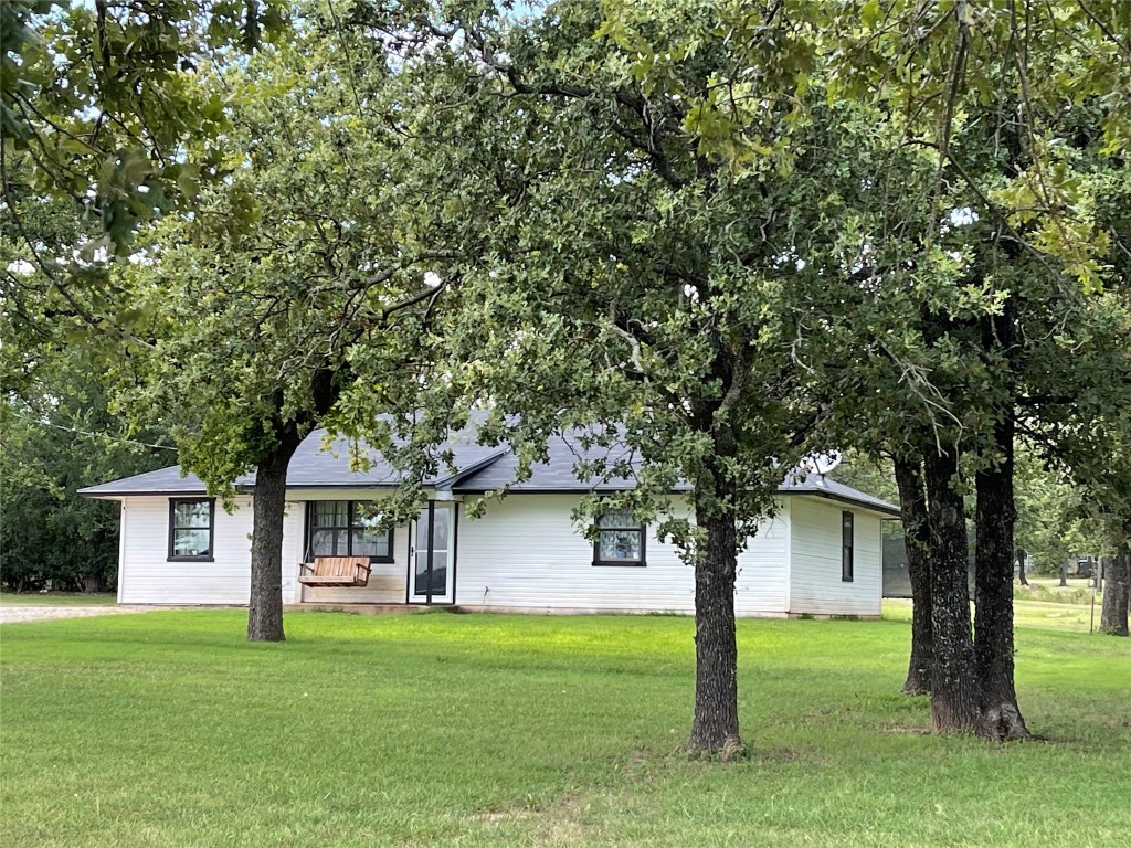 1894 County Road 3451 Paradise TX 76073