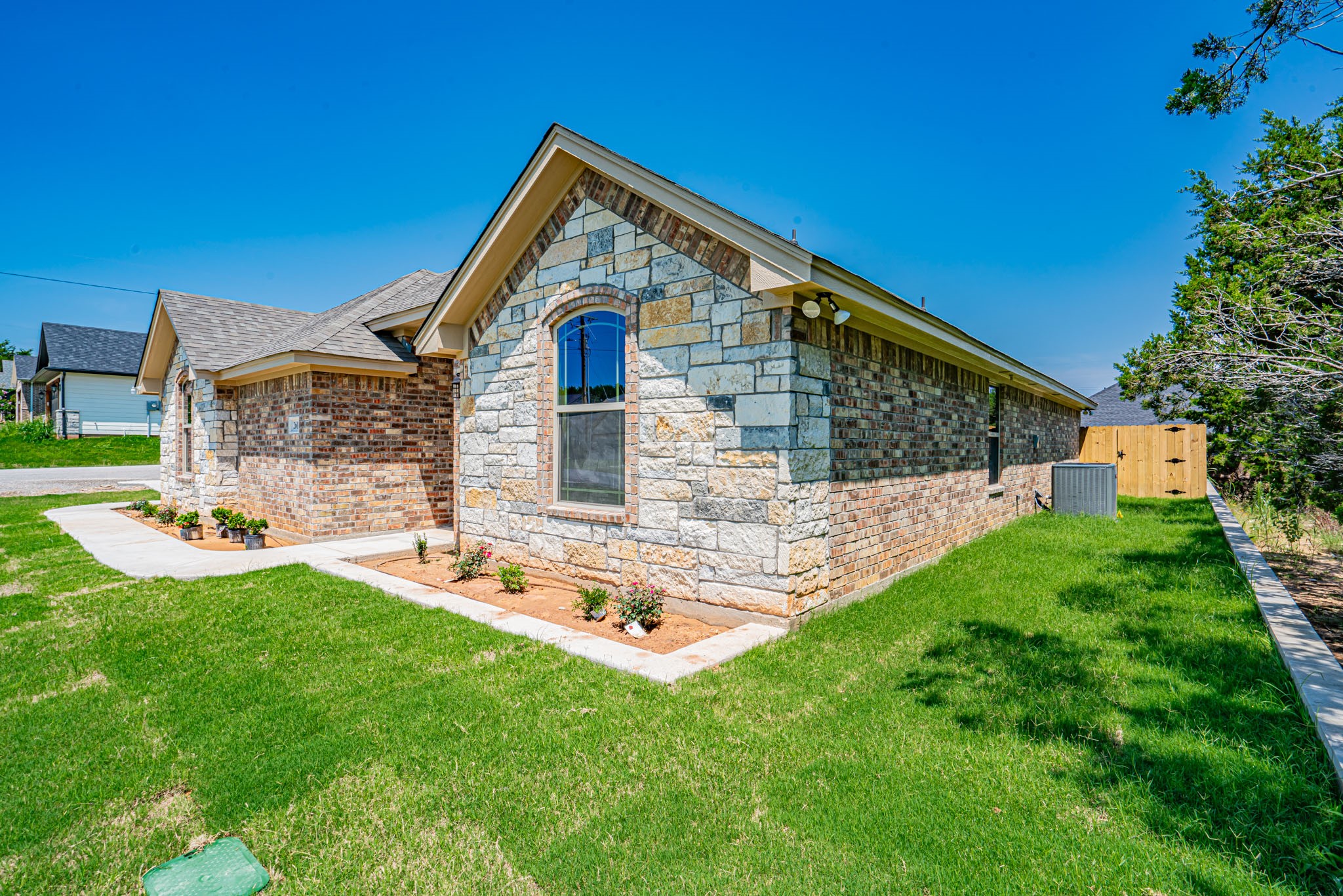 2600 Creek Drive Granbury TX 76048