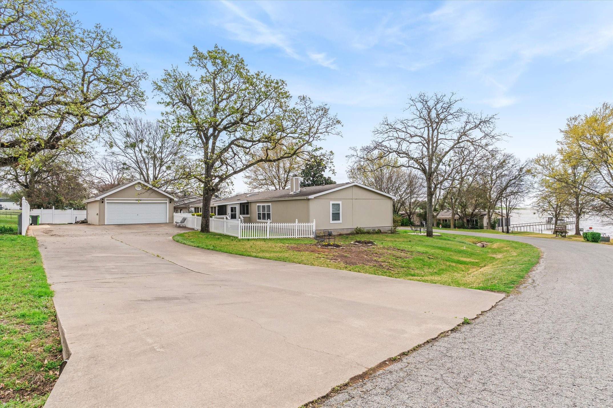 10165 Northlake Circle Kemp TX 75143