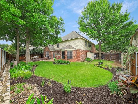 800 Coralberry Drive Mckinney TX 75072