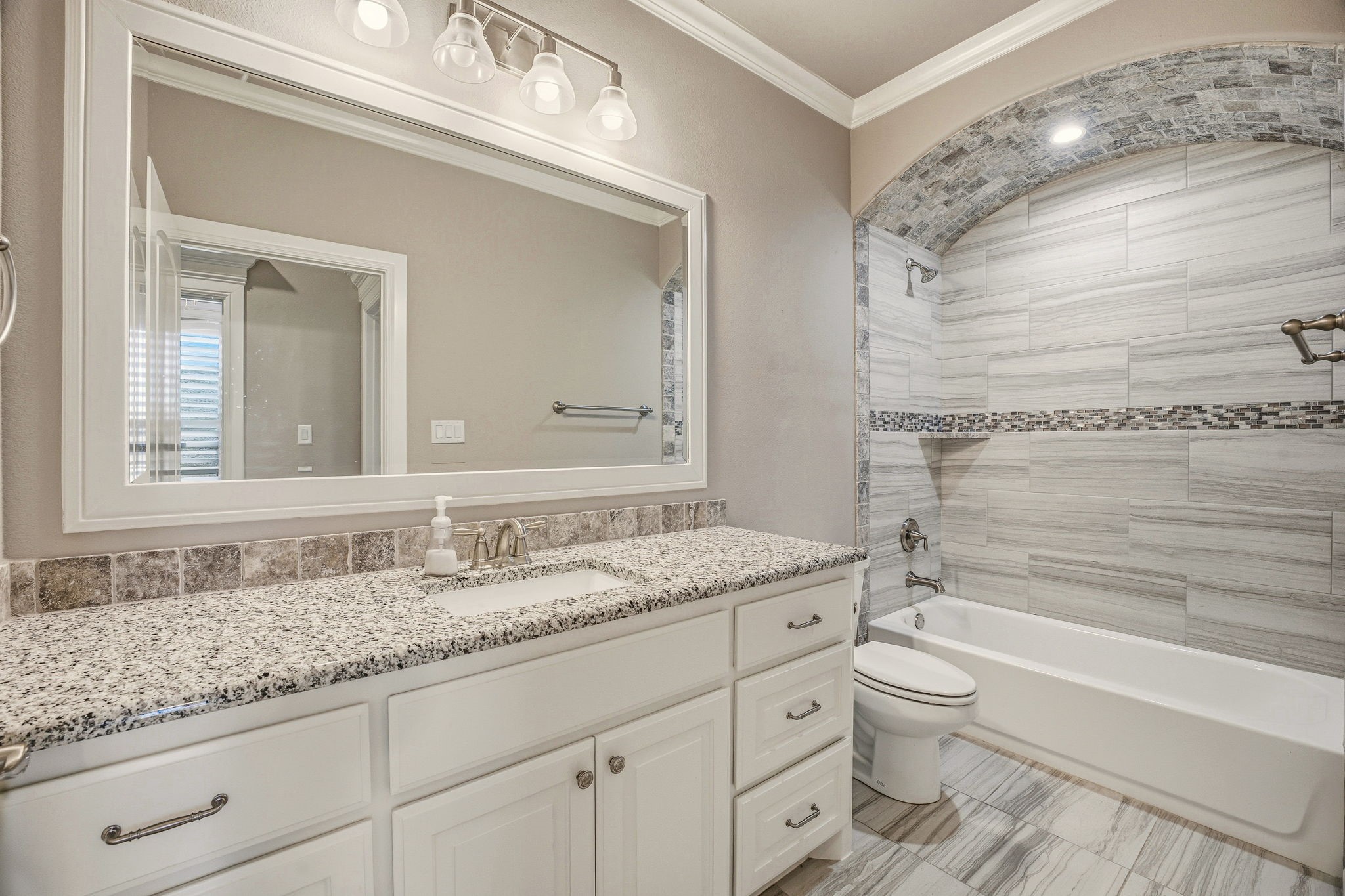412 Fowler Drive Granbury TX 76048