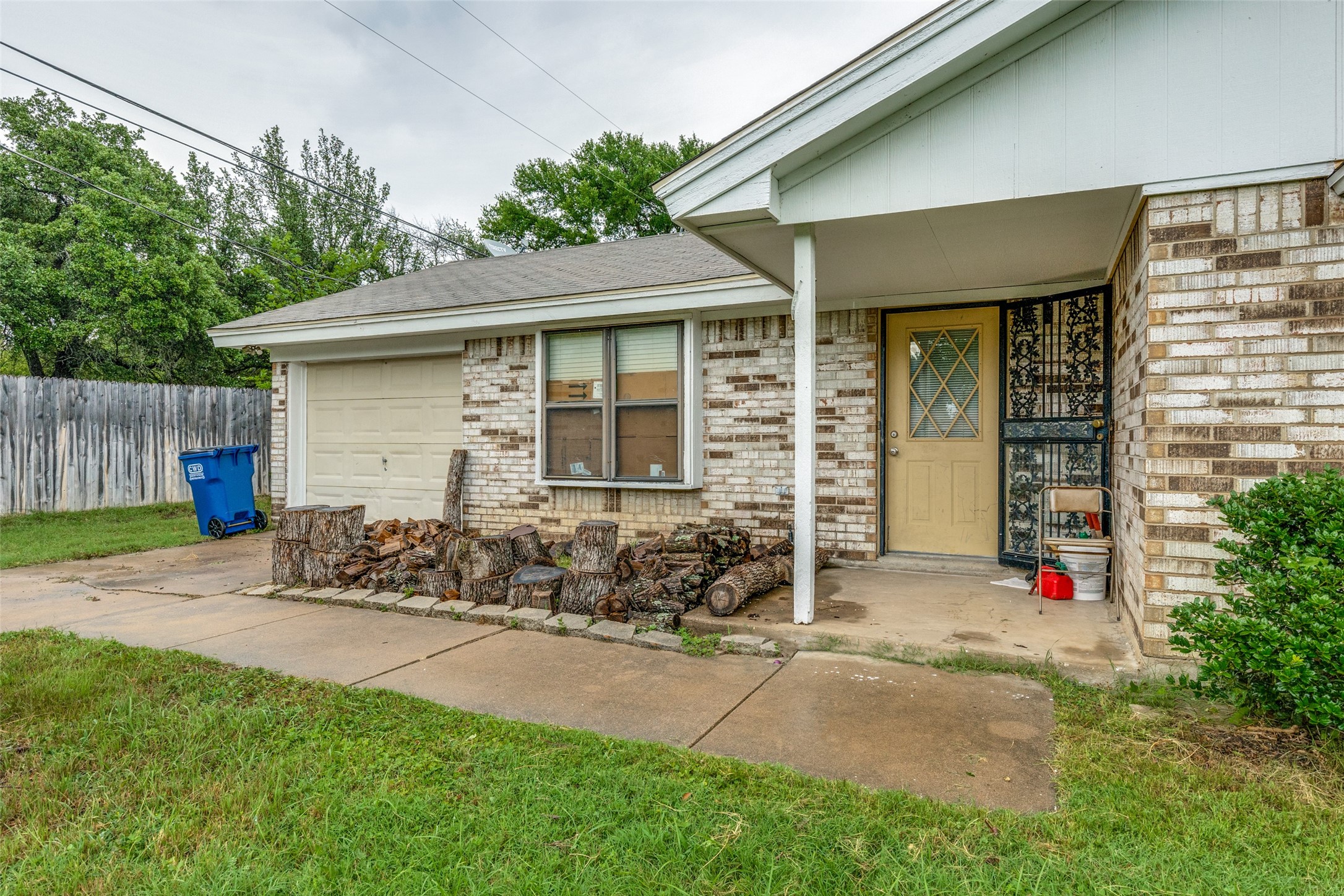 101 Gordon Drive Azle TX 76020