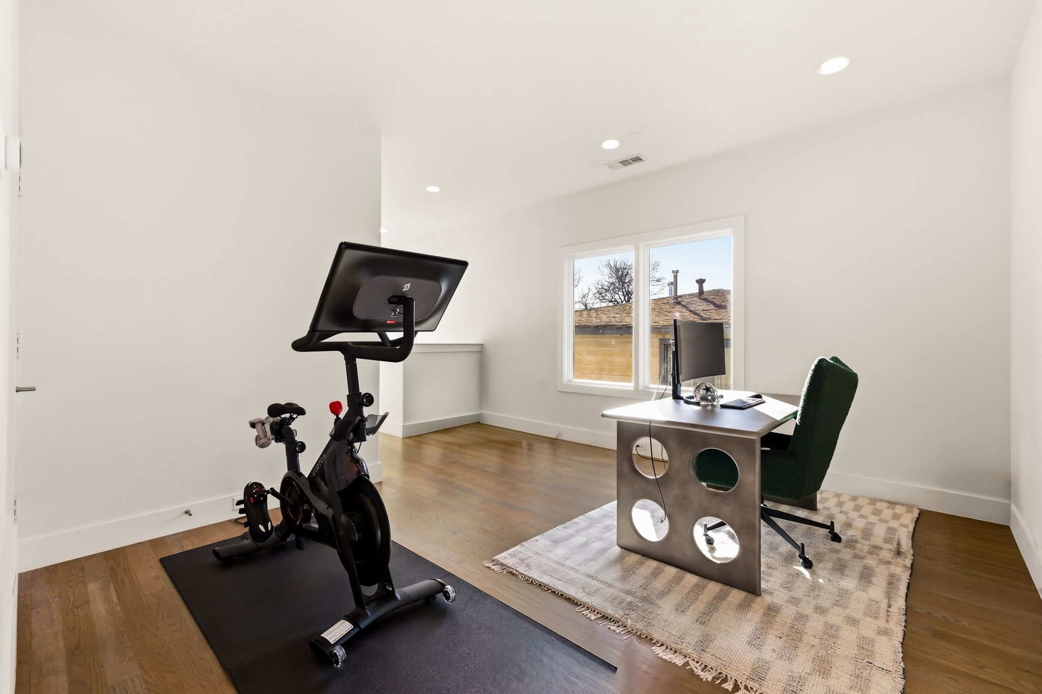 4827 Newmore Avenue Dallas TX 75209