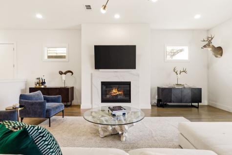 4827 Newmore Avenue Dallas TX 75209