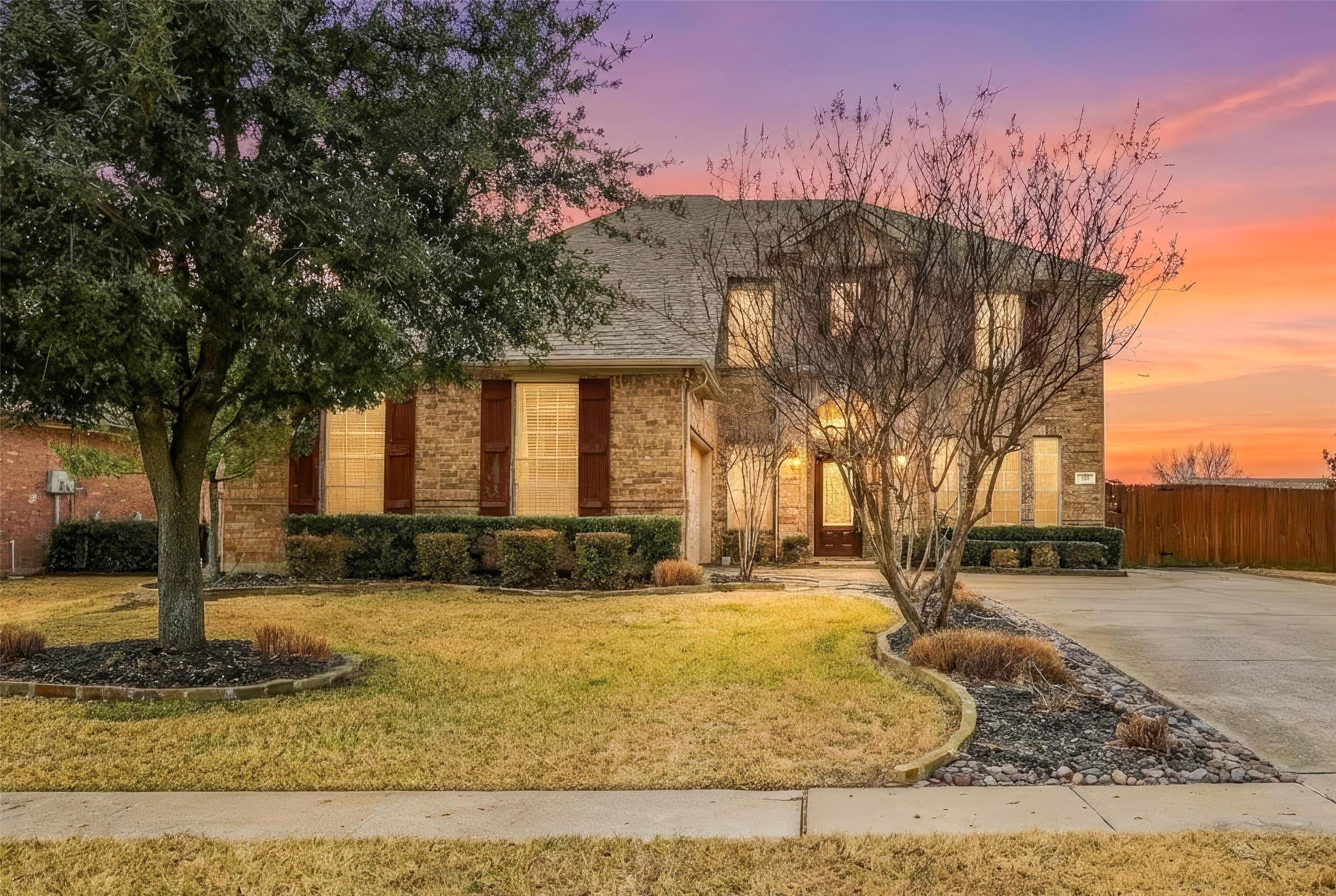 508 Lakeview Circle Burleson TX 76028