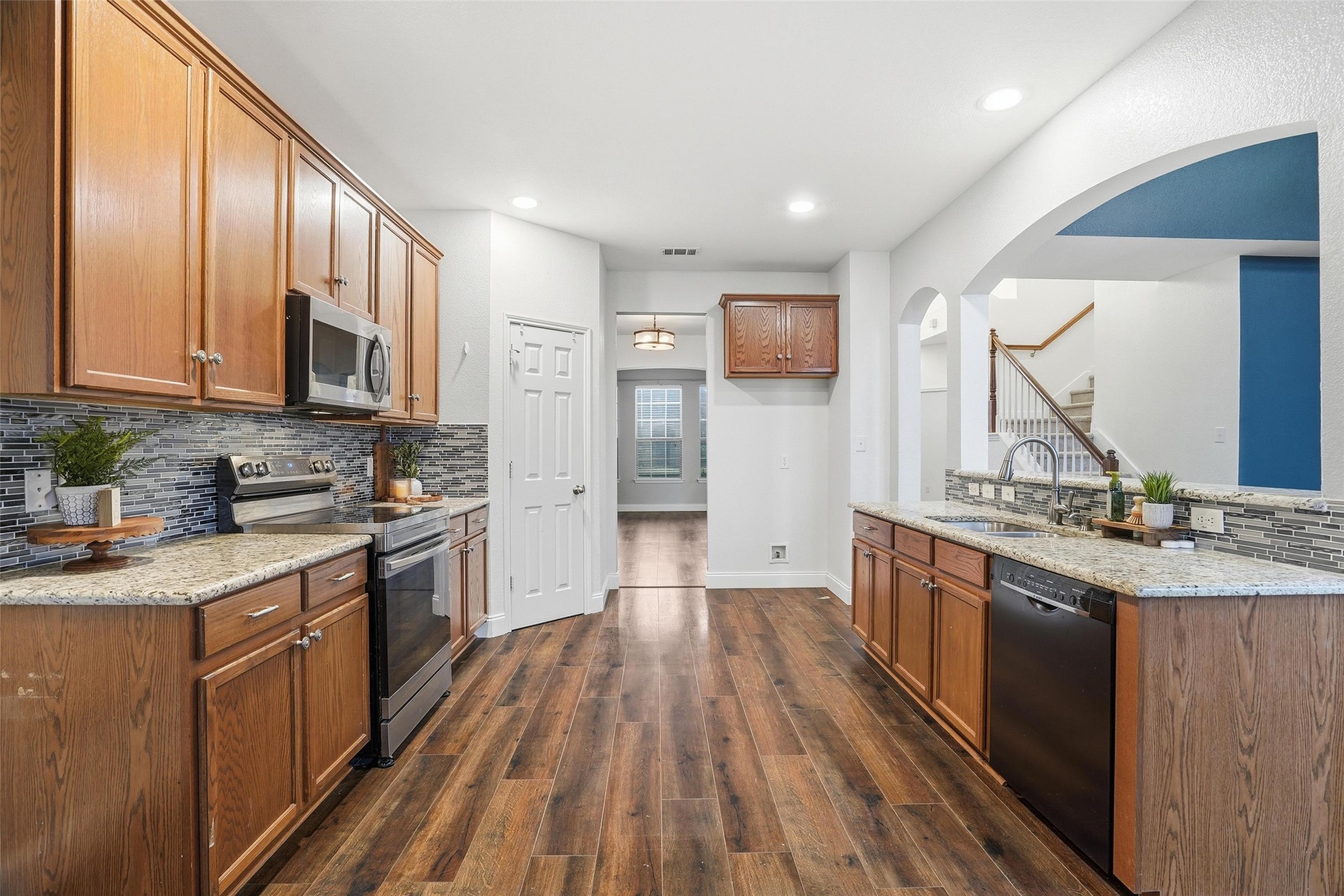 508 Lakeview Circle Burleson TX 76028