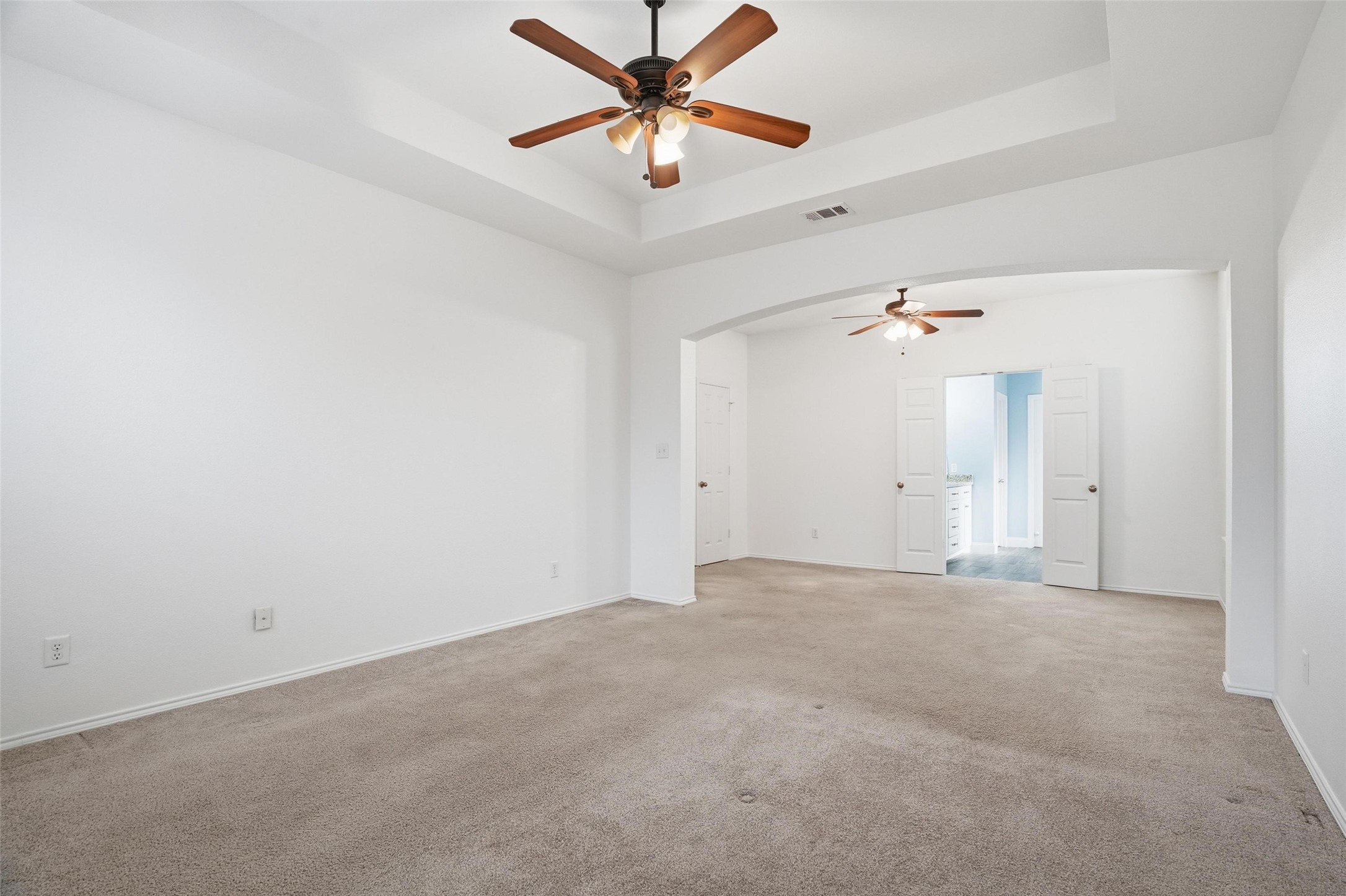 508 Lakeview Circle Burleson TX 76028