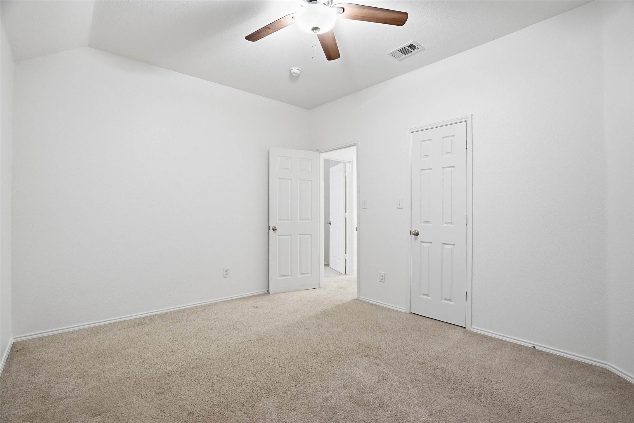 508 Lakeview Circle Burleson TX 76028