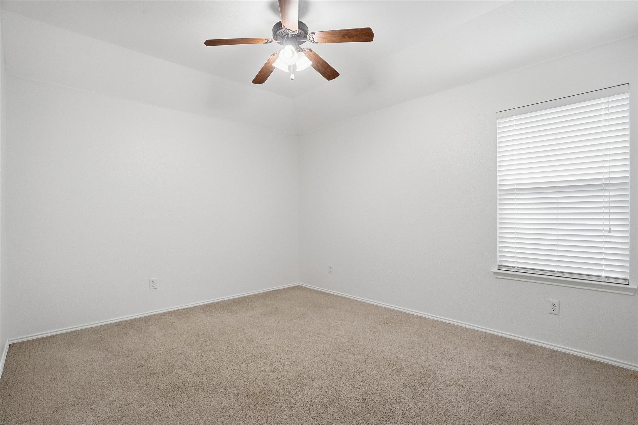 508 Lakeview Circle Burleson TX 76028