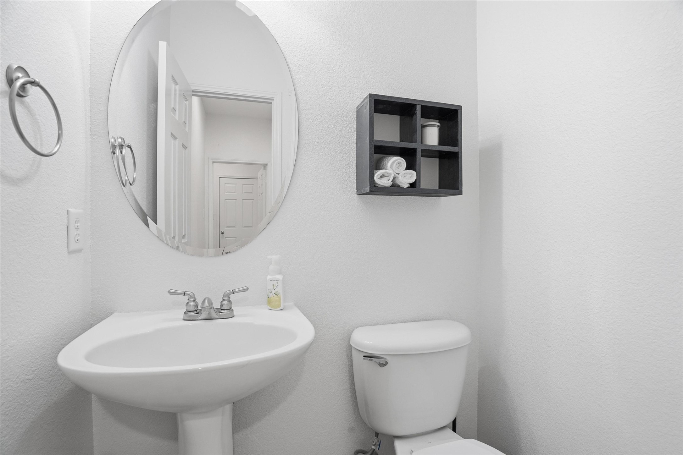 508 Lakeview Circle Burleson TX 76028
