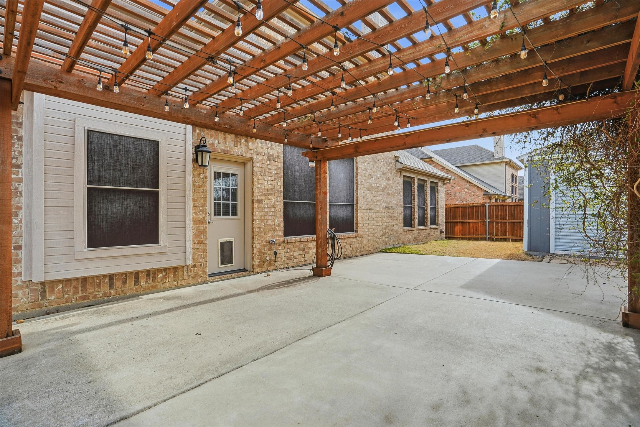 508 Lakeview Circle Burleson TX 76028