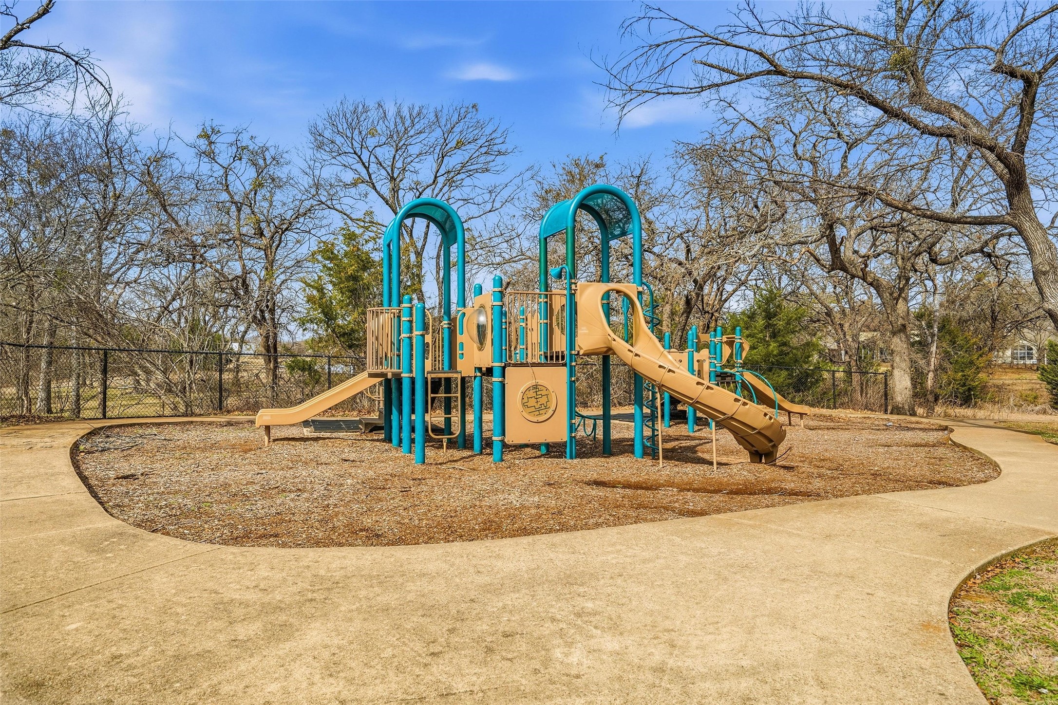 508 Lakeview Circle Burleson TX 76028