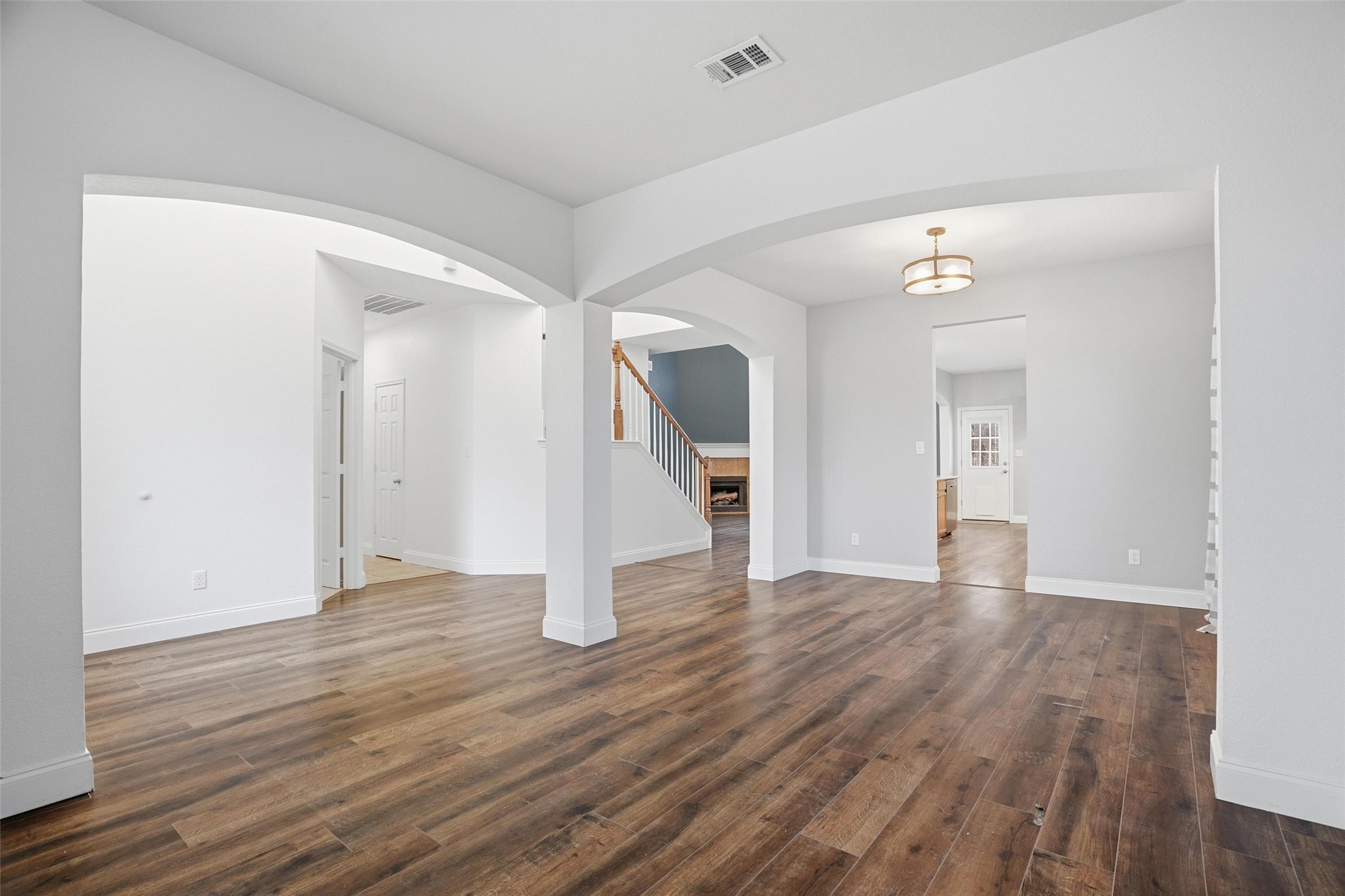 508 Lakeview Circle Burleson TX 76028