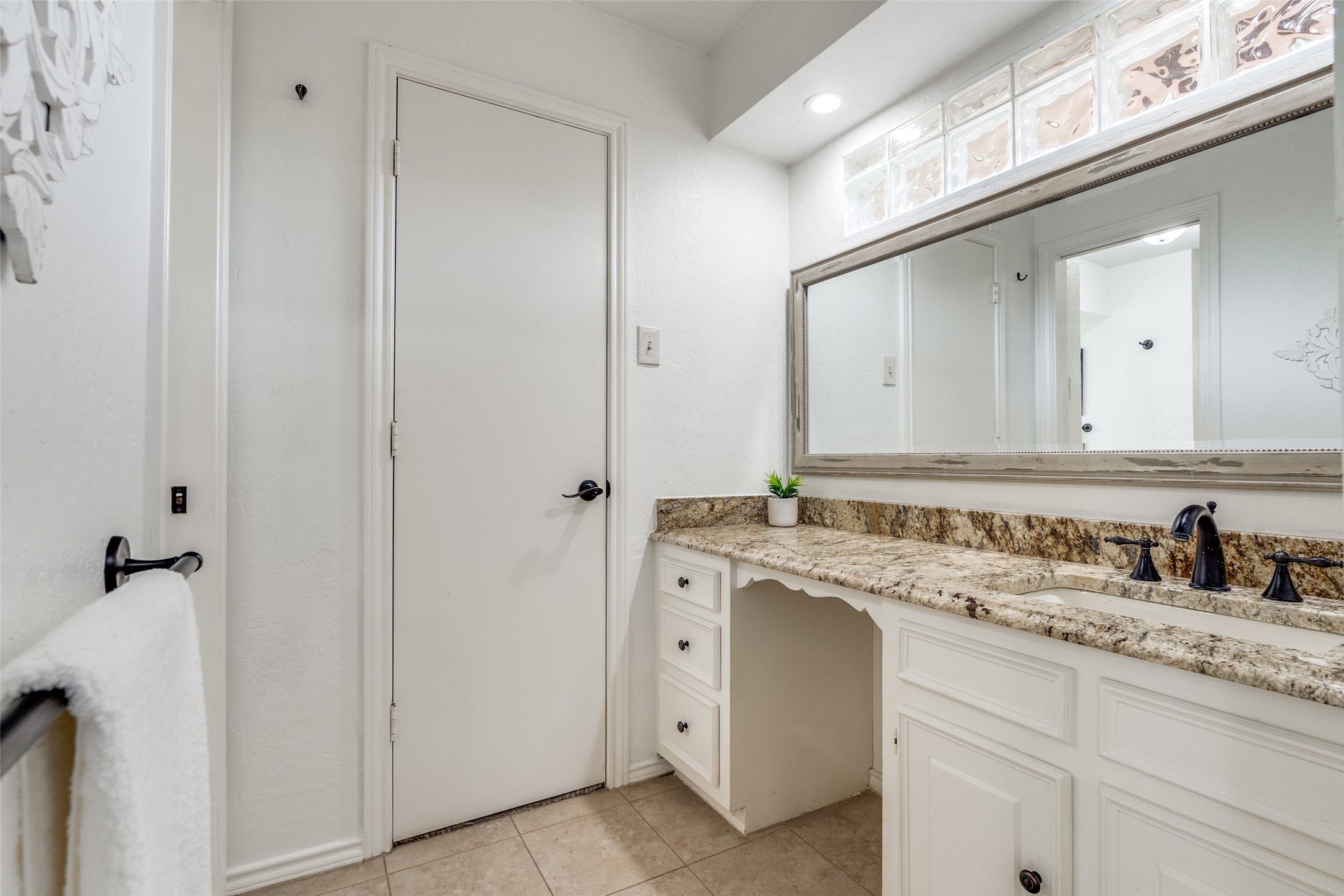 6844 Leameadow Drive Dallas TX 75248