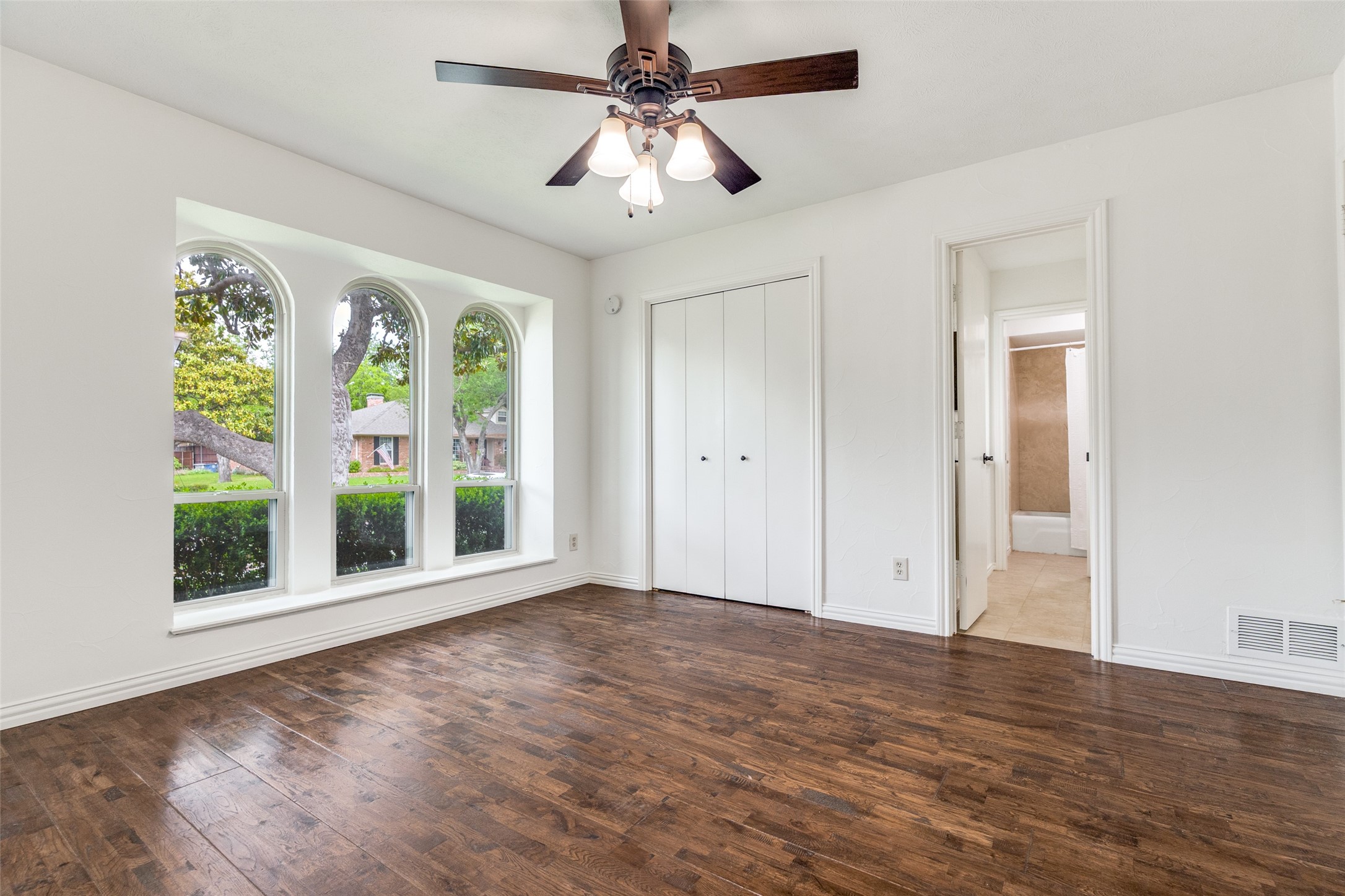 6844 Leameadow Drive Dallas TX 75248