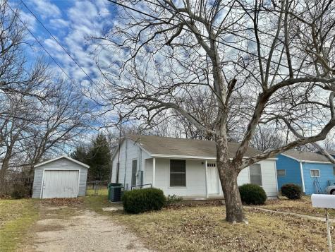 1804 Throckmorton Street Gainesville TX 76240