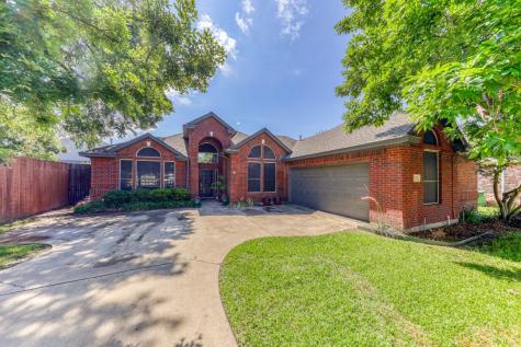 2712 Willow Creek Court Bedford TX 76021