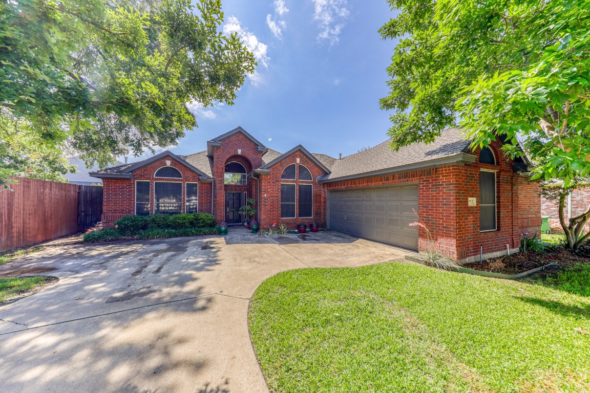 2712 Willow Creek Court Bedford TX 76021