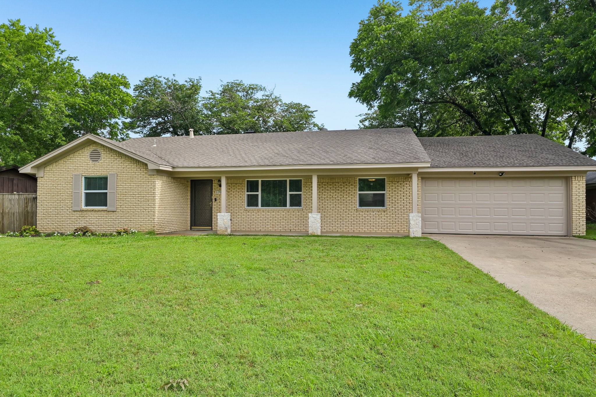 1707 Park Ridge Terrace Arlington TX 76012